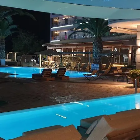 ホテル Evvoiki Akti 3*