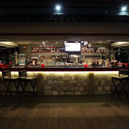 Evvoiki Akti ホテル Politiká