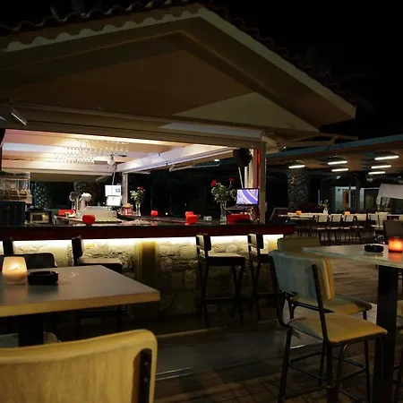 Evvoiki Akti ホテル Politiká