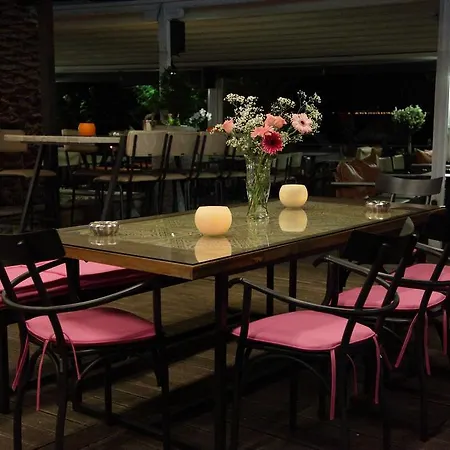 Evvoiki Akti 3* Politiká