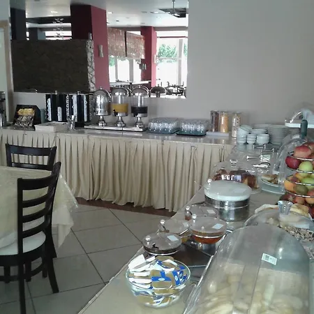 ホテル Evvoiki Akti Politiká