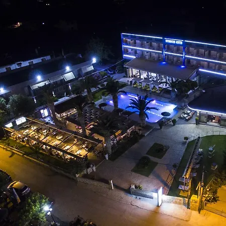 Hotel Evvoiki Akti 3*