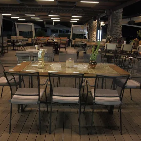 Evvoiki Akti 酒店