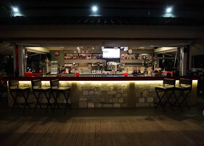 Evvoiki Akti Hotel Politika